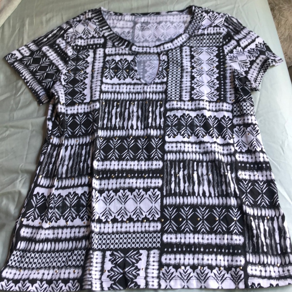 Black and white tee shirt